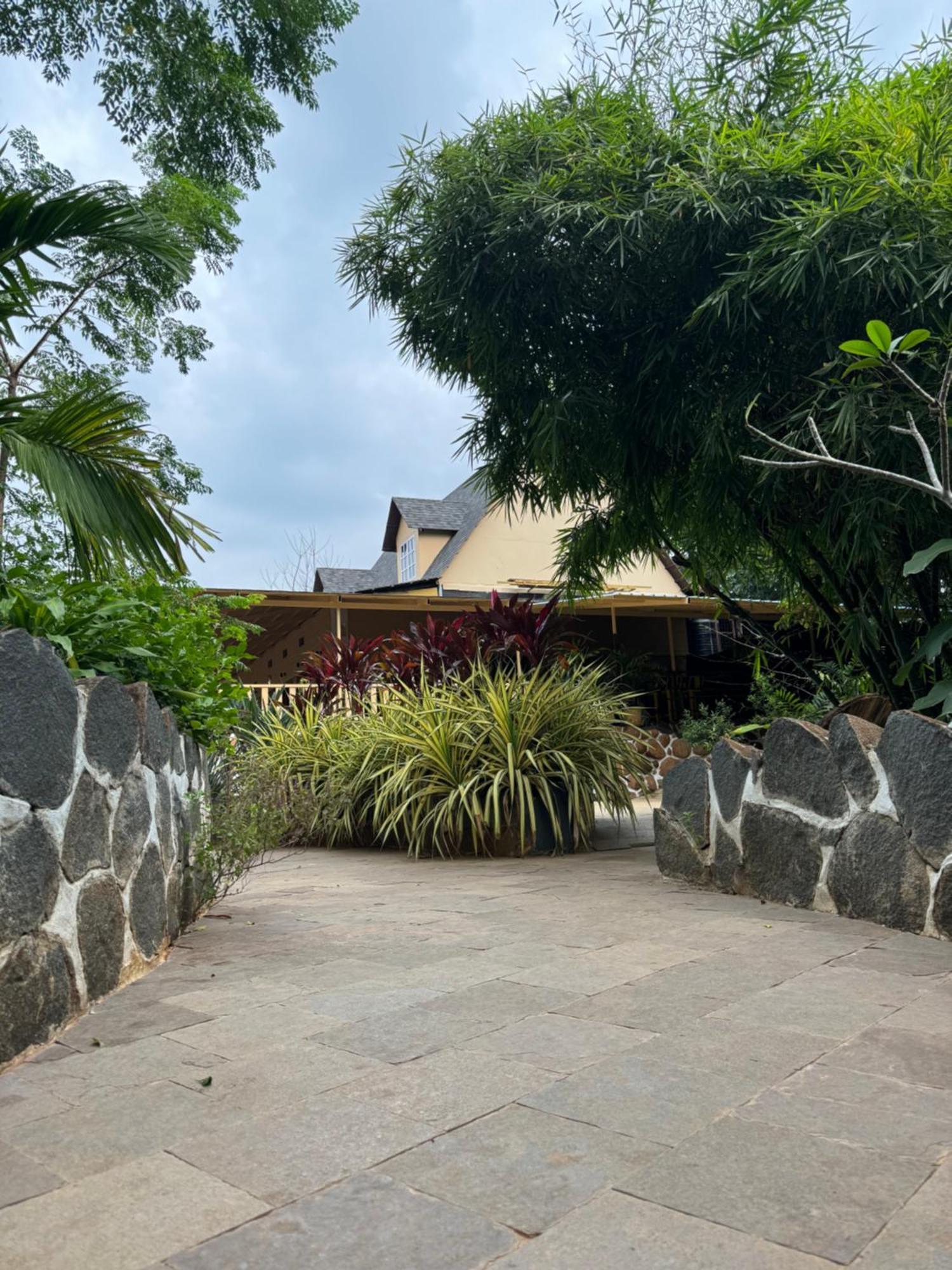 Chikoo Farm Inn Bangalore Exterior photo